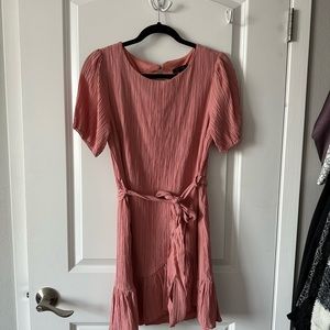 Pink mini dress with short sleeves